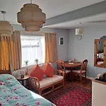 Cheltenham Studio Apartment