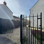 Francis Street Central Location Sleep 7 Cheltenham