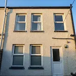 Francis Street Central Location Sleep 7 Cheltenham