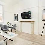 Fabulous 2 Bedroom Apartment In Cheltenham Centre