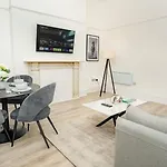 Fabulous 2 Bedroom Apartment In Cheltenham Centre