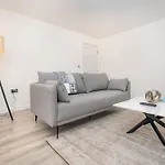 Fabulous 1 Bedroom Apartment In Cheltenham Centre