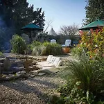 Village Centre Traditional Farm Manor House W Hot Tub