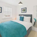 Host & Stay - Clearwell Gardens