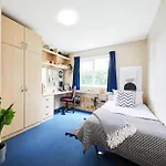 Student Only Ensuite Room At Shaftesbury Hall Near Central Cheltenham