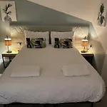 Town Centre Apartment With Hot Tub
