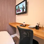 Central Hotel Cheltenham By Roomsbooked