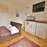 Central Studios Gloucester Road By Roomsbooked - Free Parking