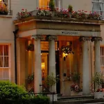 Willoughby House Hotel & Apartments