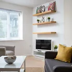 Lloyd Close Cheltenham - Close To Town Centre & Gchq