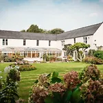Little Manor