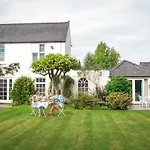 Little Manor