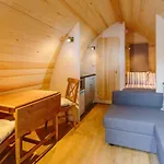 Poppy Glamping Pod