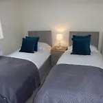 Servicedlets - The Mews Cottage