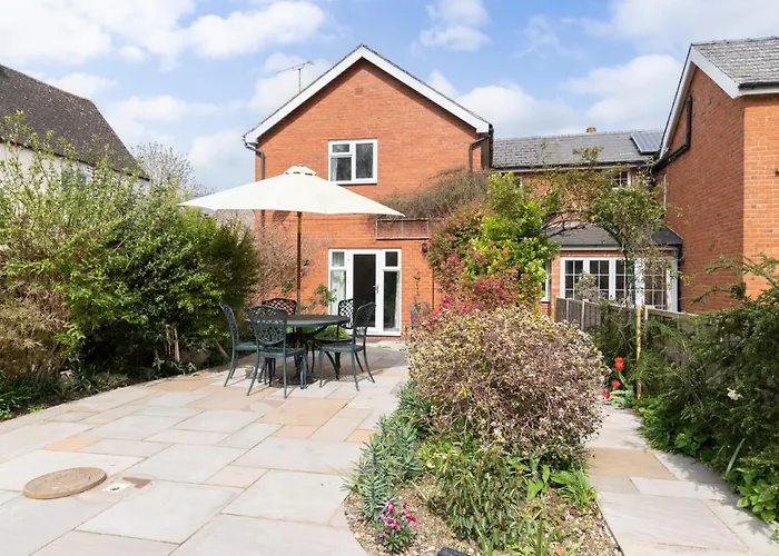 Luxury Cheltenham Home With Ev Charger - Lechampton Hills