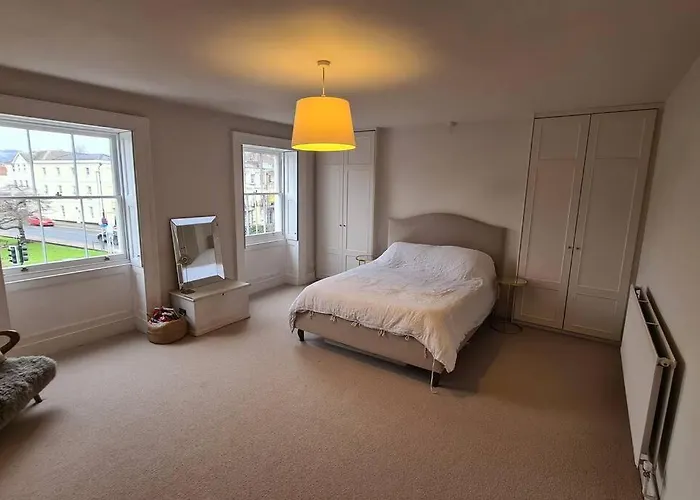 Cheltenham Townhouse - 3/4 Bed