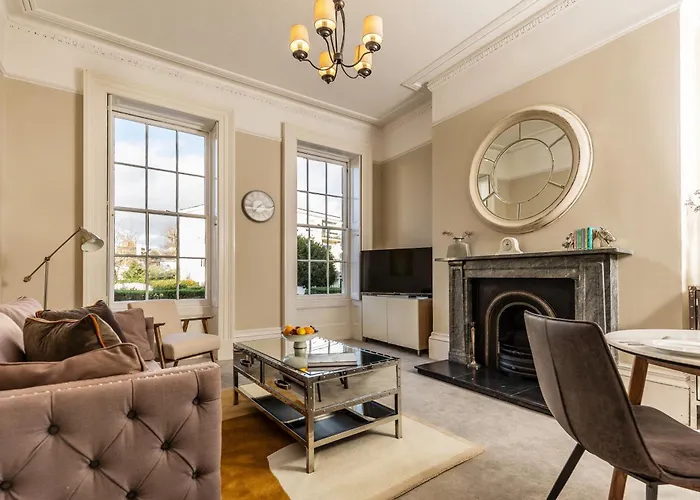 Luxury Apartment - 18 Lansdown Crescent