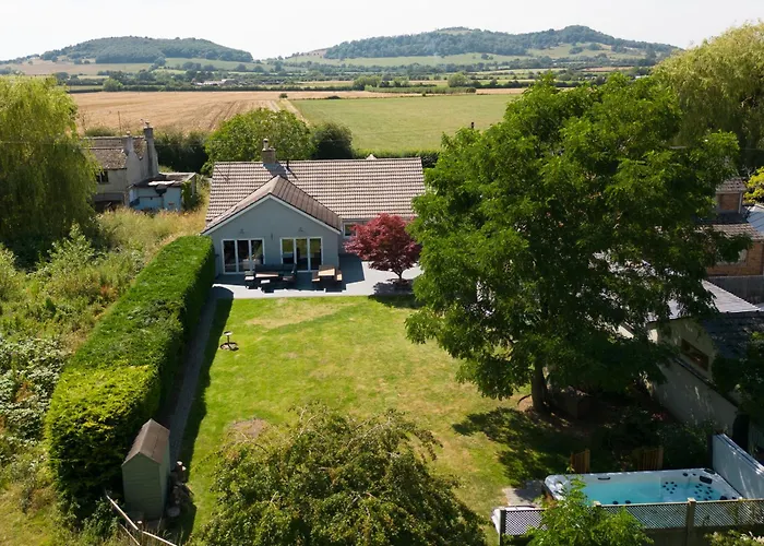 Magnificent 3-Bedroom Home With Swim Spa