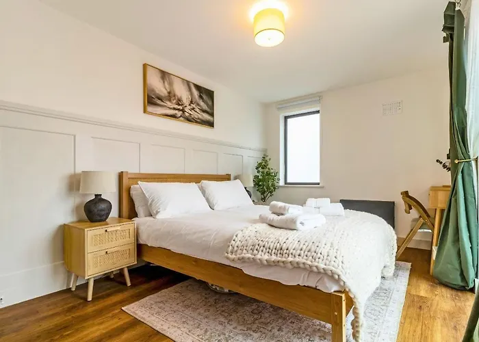Central 1Bd With Free Underground Parking!