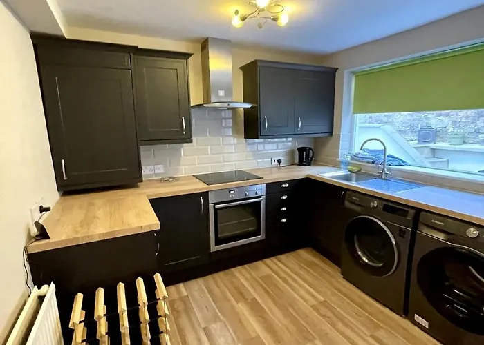 Stylish Garden Apartment In Central Cheltenham