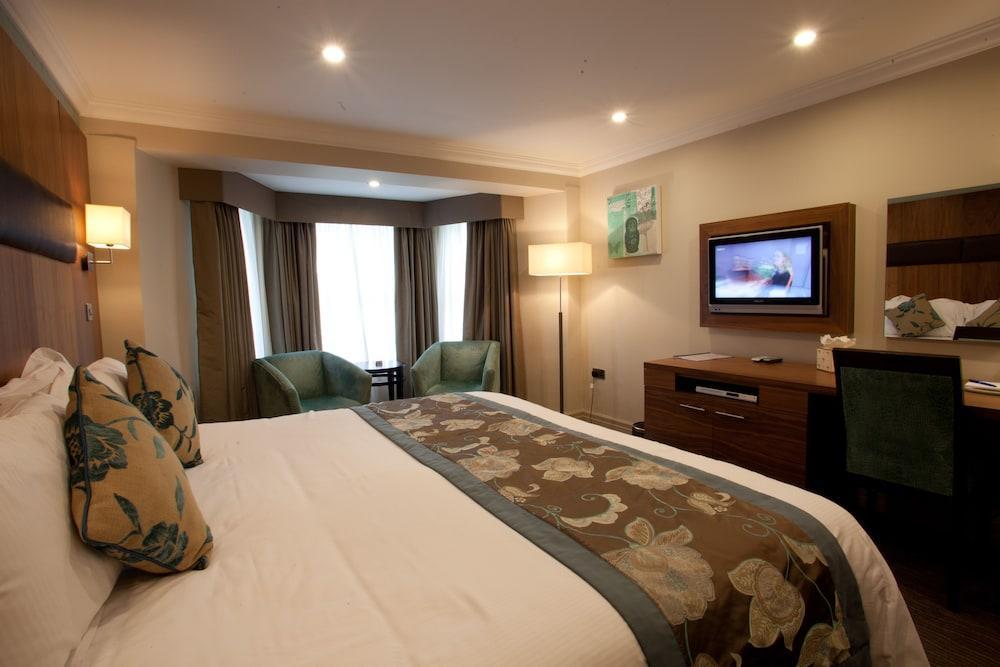 Hotel Ramada By Wyndham Cheltenham Golden Valley