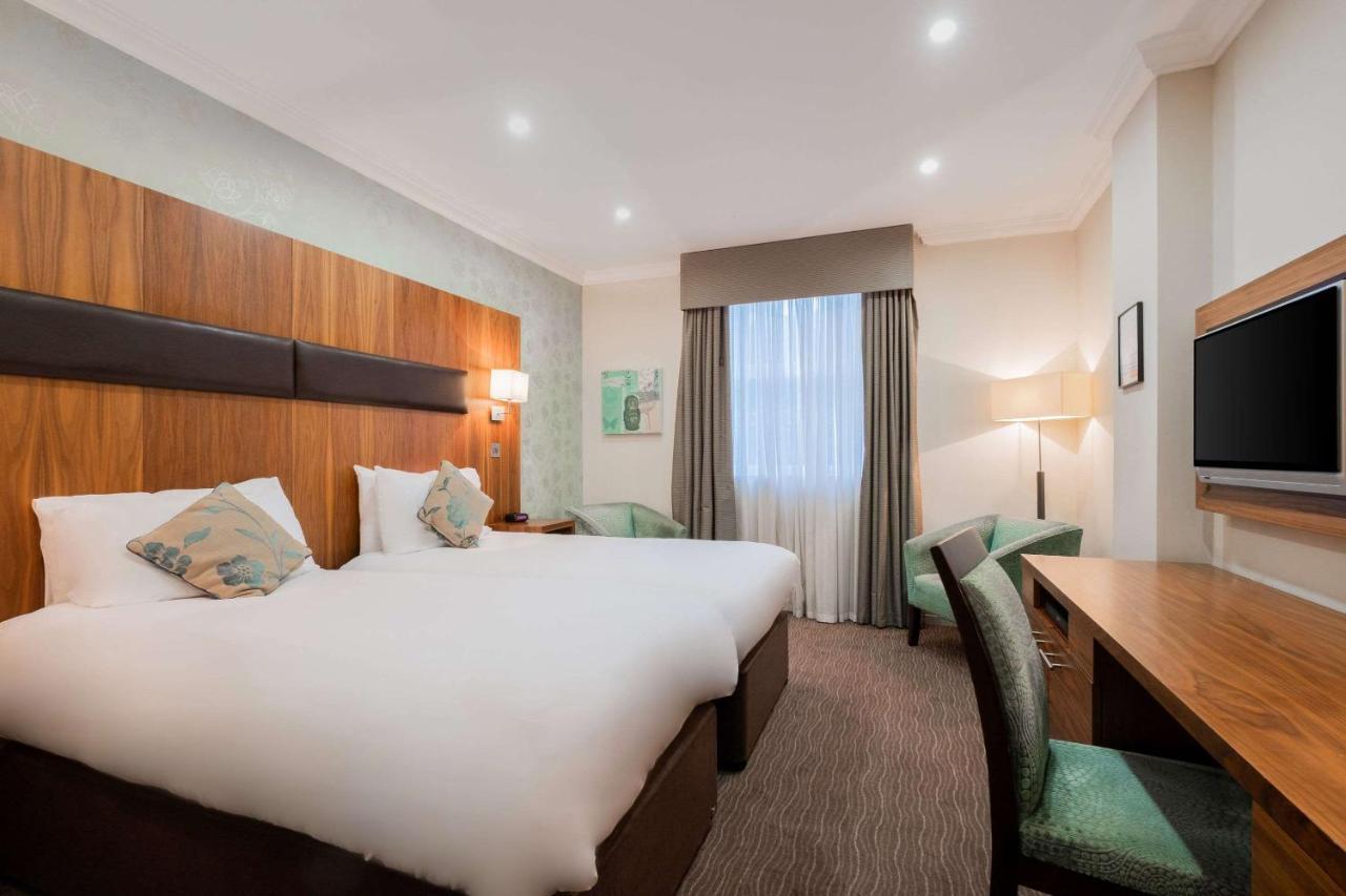 Ramada By Wyndham Cheltenham Hotel