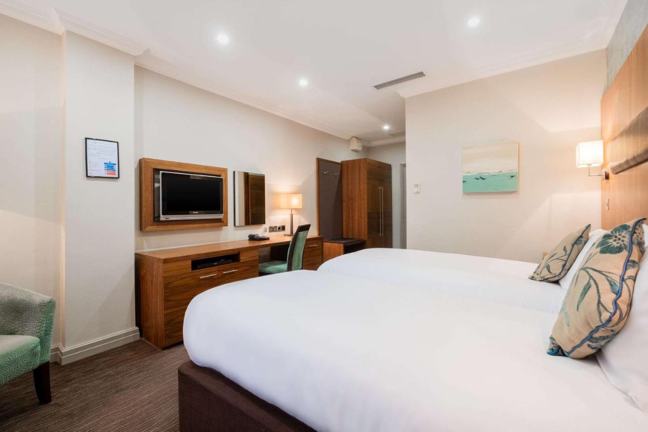 Hotel Ramada By Wyndham Cheltenham 3*