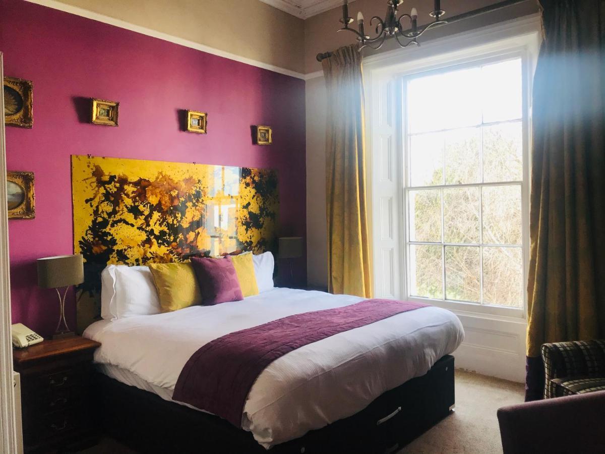 Clarence Court Hotel 4*