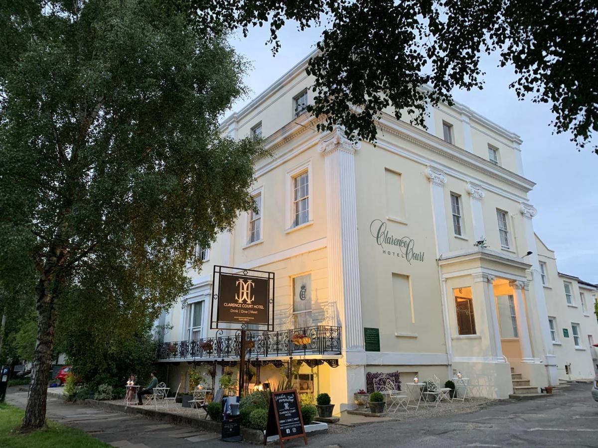 Hotel Clarence Court