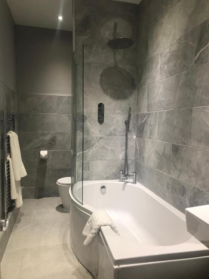 Hotel Clarence Court Cheltenham