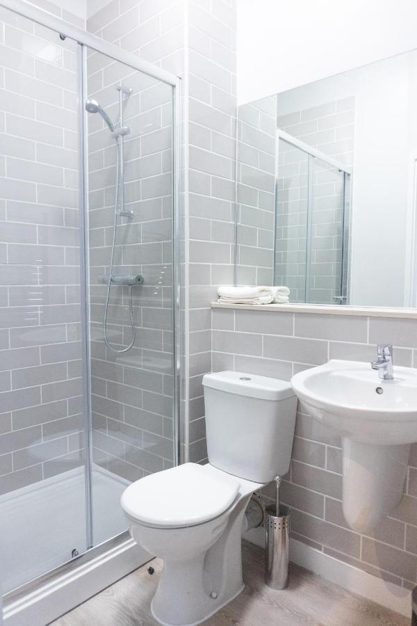 Court Apartment Cheltenham
