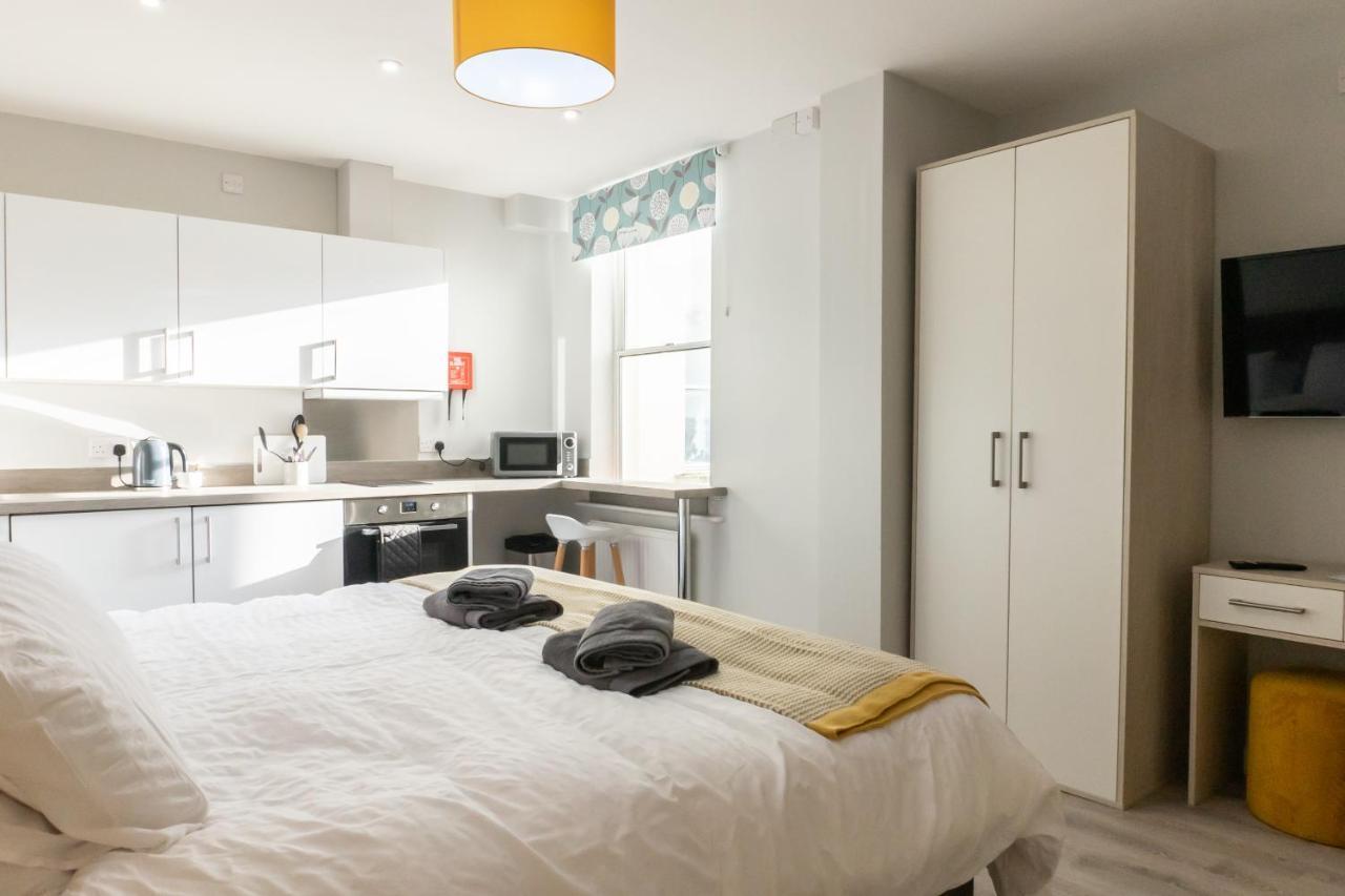 Court Apartment Cheltenham