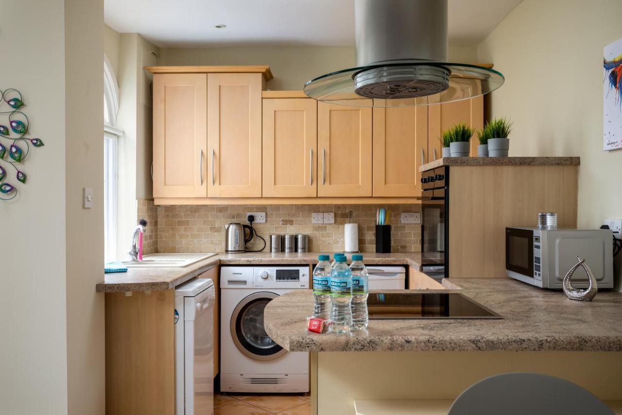 Gorgeous - With Parking Holiday home