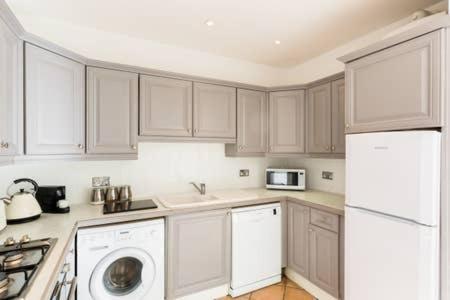 Apartment Regency - Private Entrance & Courtyard