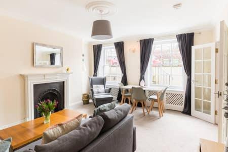 Apartment Regency - Private Entrance & Courtyard