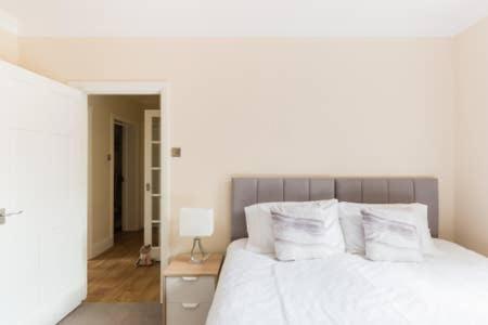 Regency - Private Entrance & Courtyard * Cheltenham