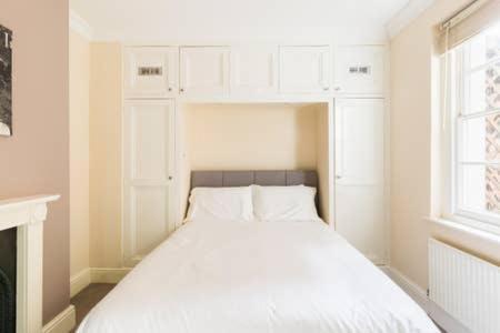 Apartment Regency - Private Entrance & Courtyard *