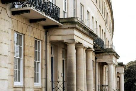 Regency - Private Entrance & Courtyard