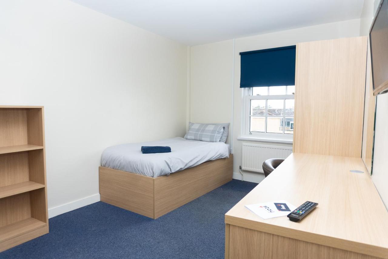 Apartment Court *