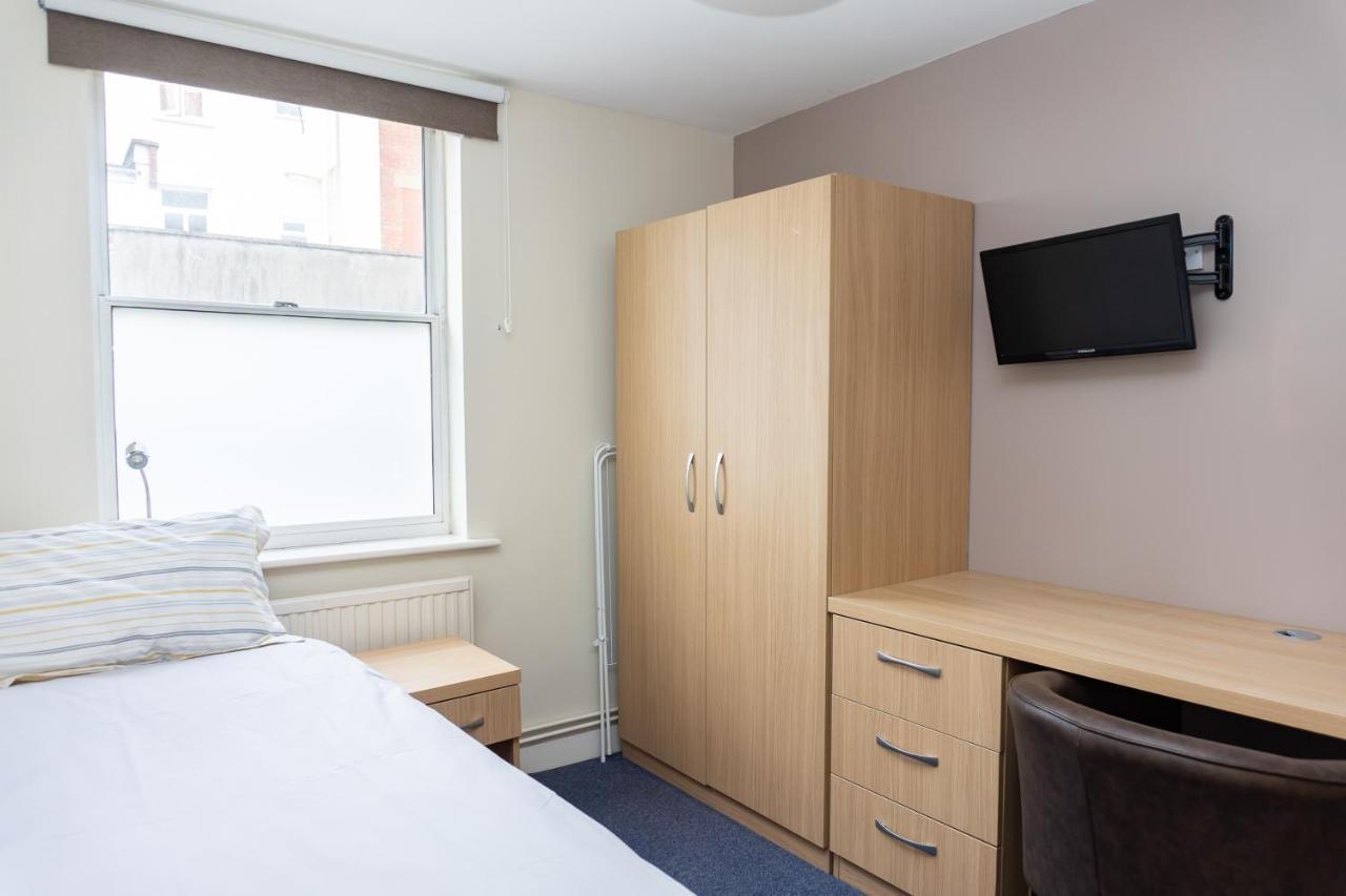 Court Apartment Cheltenham