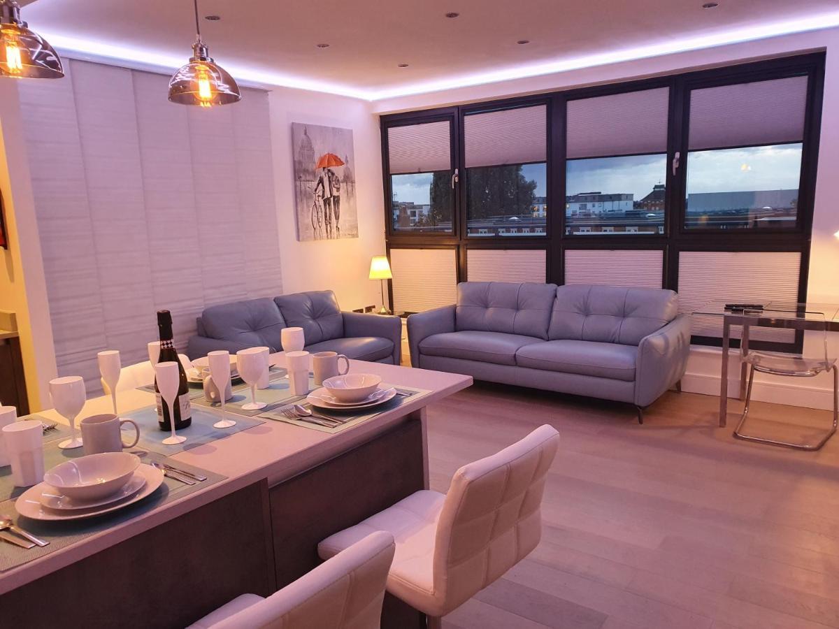 Apartment Penthouse With Hot Tub & Views 23 Cheltenham