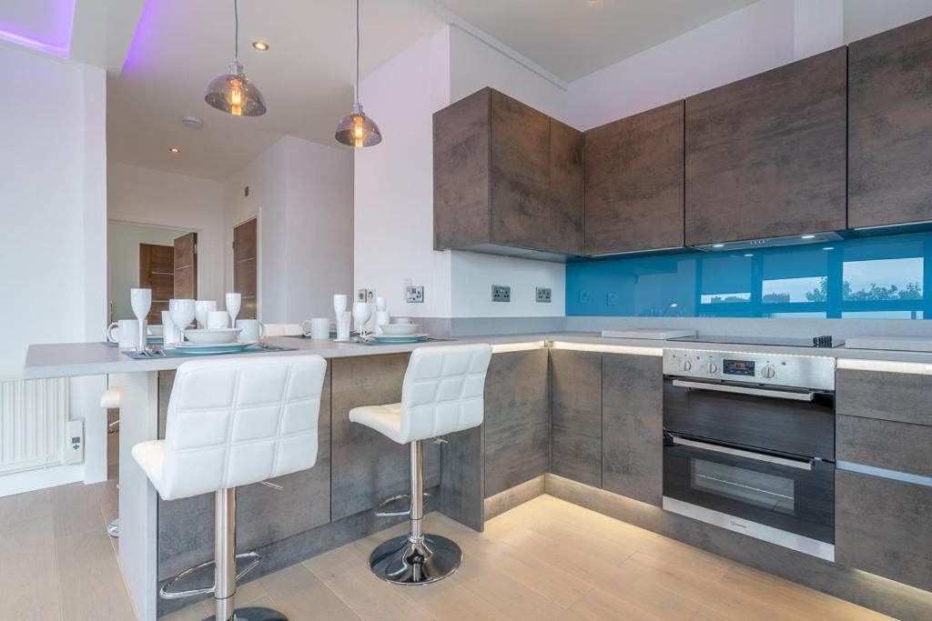 Penthouse With Hot Tub & Views 23 Apartment