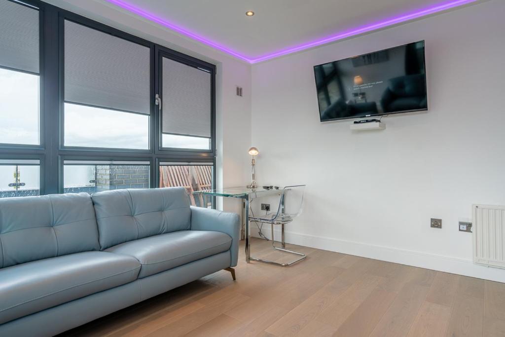 Apartment Penthouse With Hot Tub & Views 23 Cheltenham
