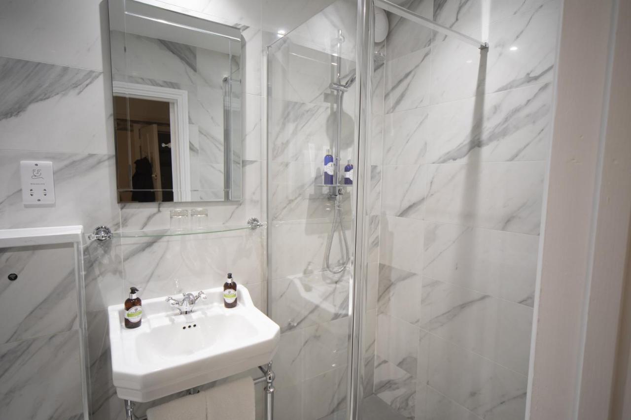 Cleeve Hill Bed & Breakfast 4*