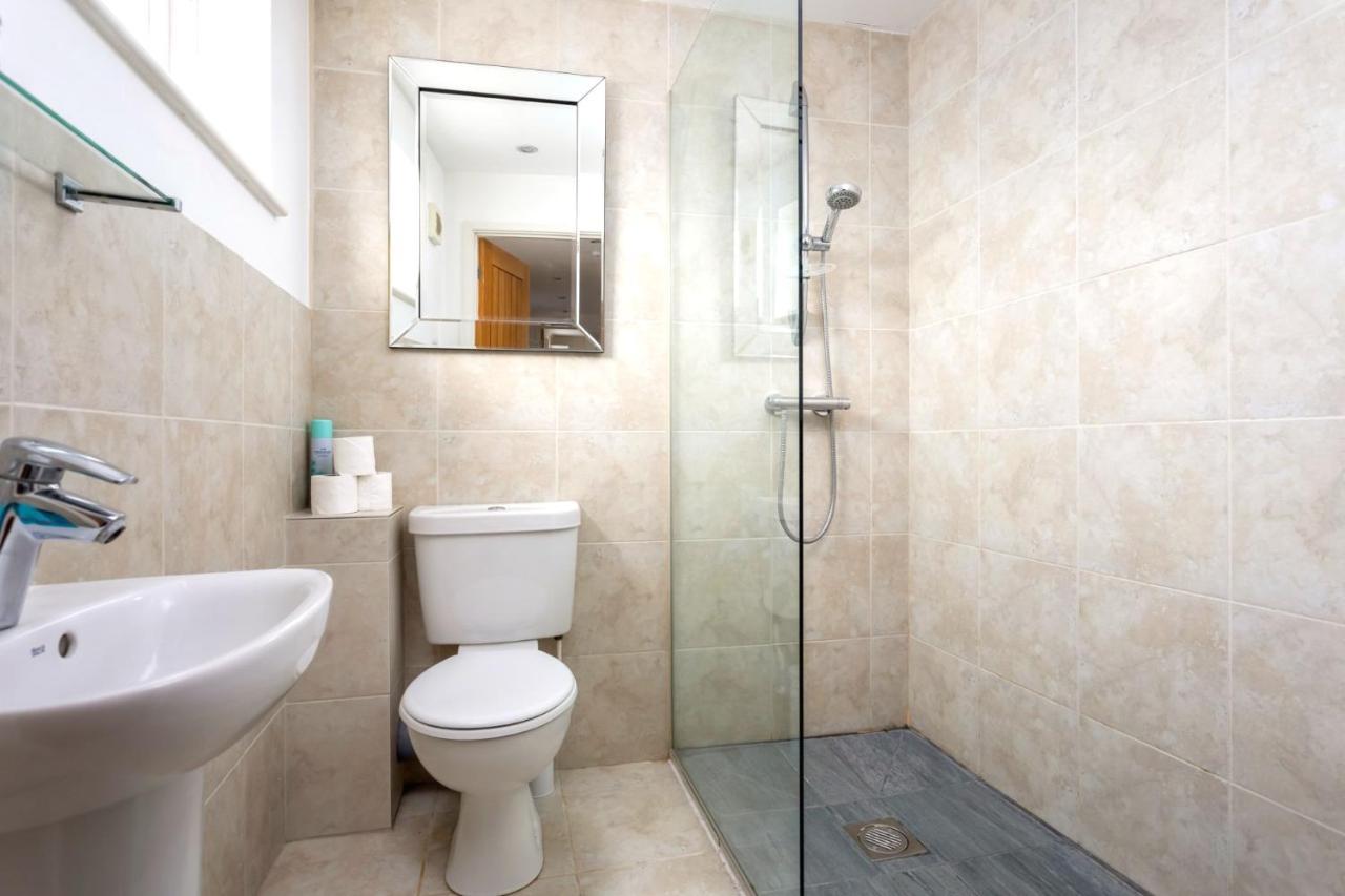 The Suffolks Apartment Cheltenham