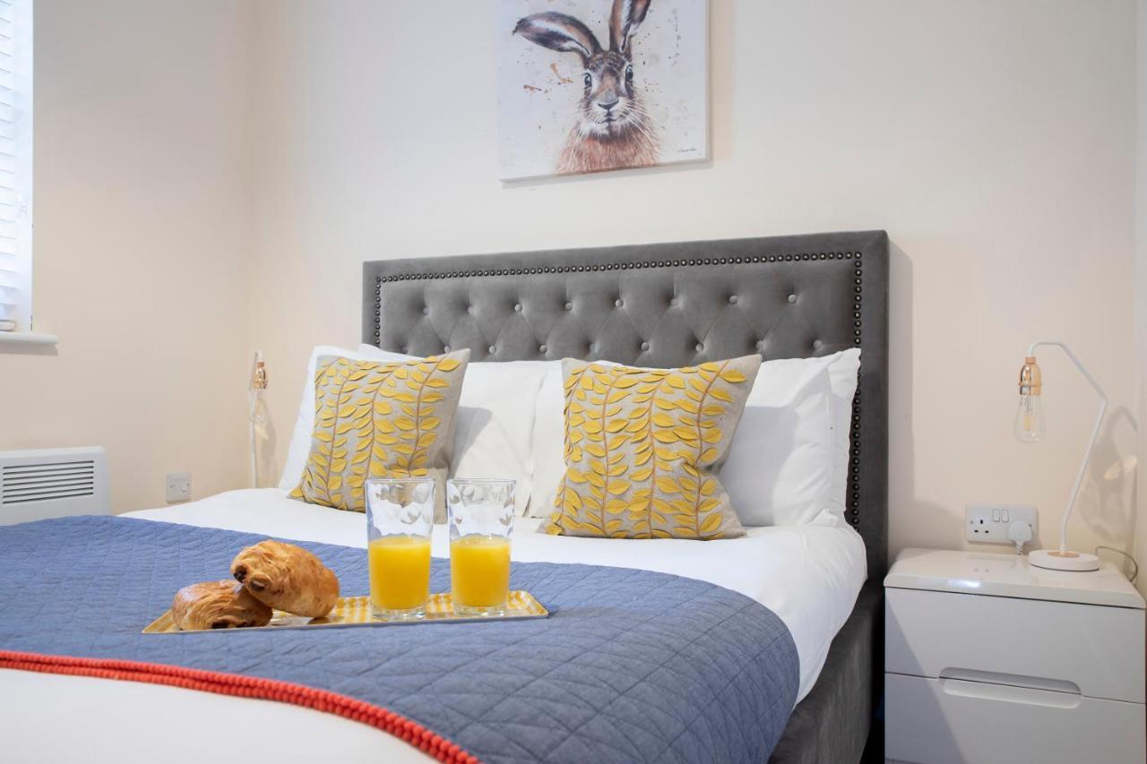 2 Bedroom Town Centre Apartment *