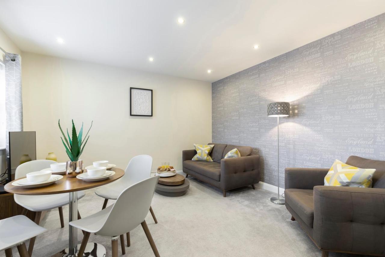 Apartment 2 Bedroom Town Centre *