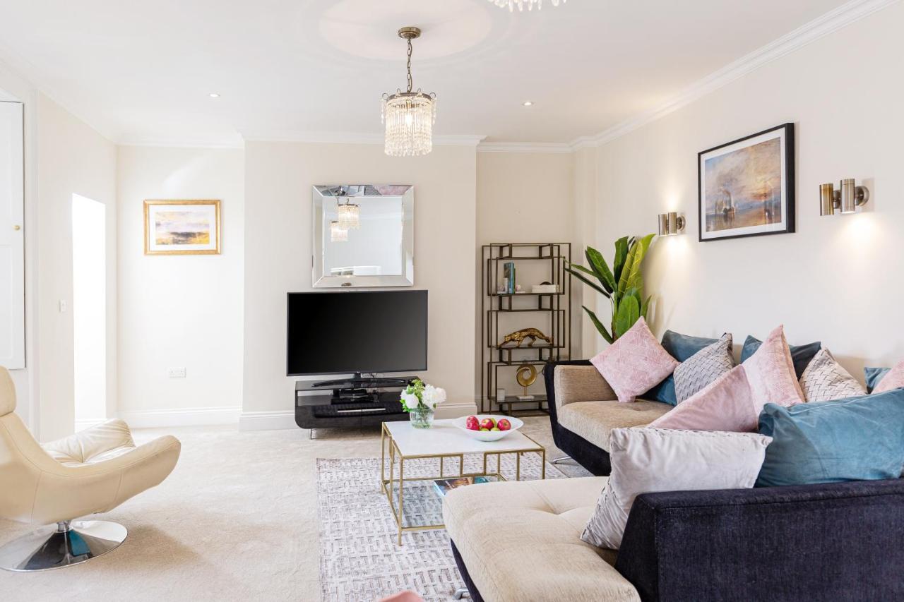 Apartment 16 Lansdown -by Luxury