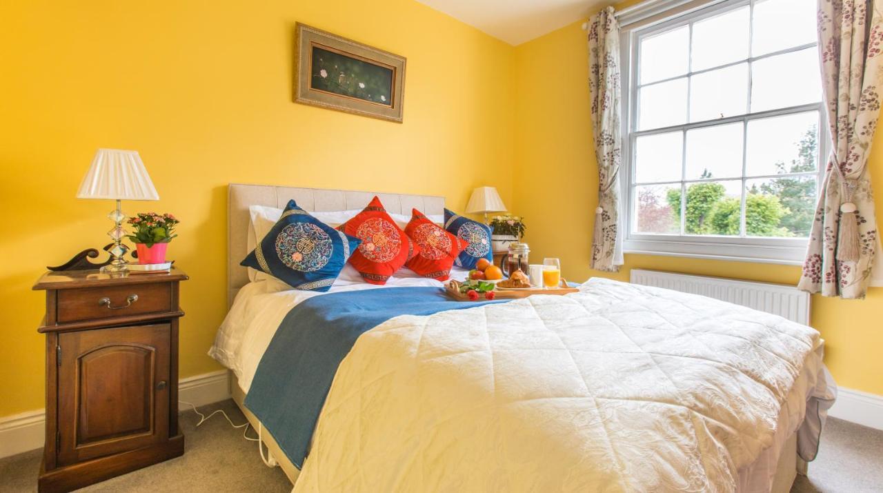 Apartment Flat 3, 6 Lypiatt Terrace Gloucestershire Gl50 2sx Cheltenham