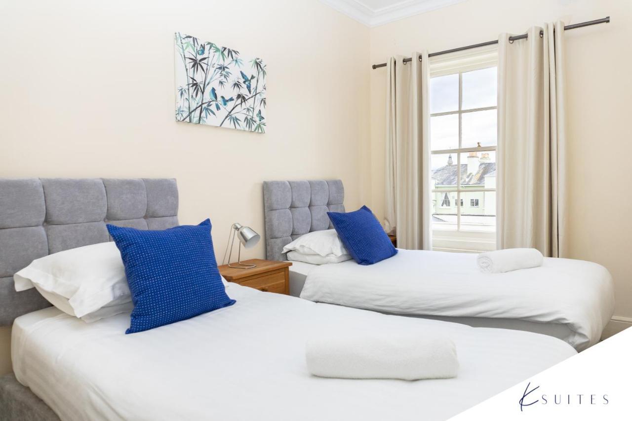 Beautiful 5-bed Regency In Montpellier Holiday home Cheltenham